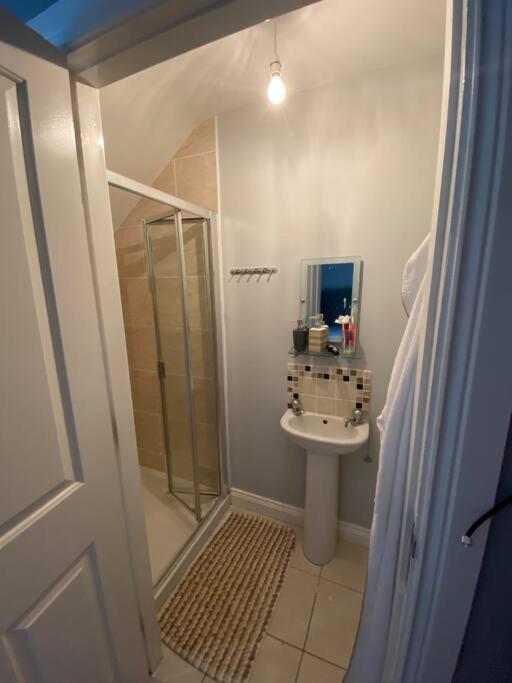 Cheerful 4-Bed Townhouse In Centre Of Newcastle Villa Newcastle  Bagian luar foto